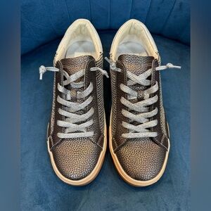 Dolce Vita Zina Mercury Embossed Leather Sneakers Size 6.5 NWOT